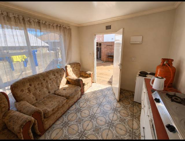 5 BEDROOM HOUSE FOR SALE IN VANDERBIJLPARK CW 6